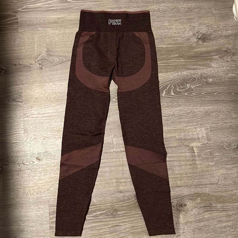 HIGH WAISTED SEAMLESS LEGGINGS SIZE SMALL